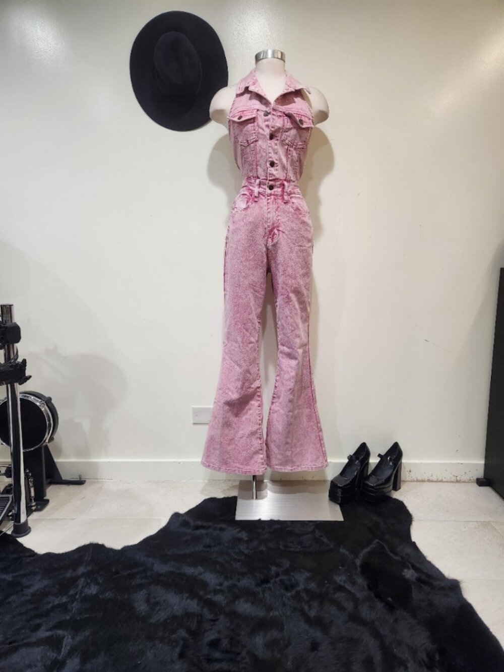 ππ¦UBER GORGE!ππ¦ Y2K Halter Flare Leg Jumpsuit in Acid Wash Pink Denim - Picture 2 of 12